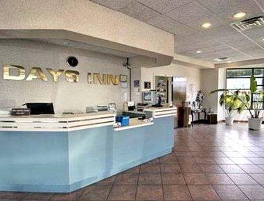 Days Inn By Wyndham Richmond Hill/Savannah Exterior foto