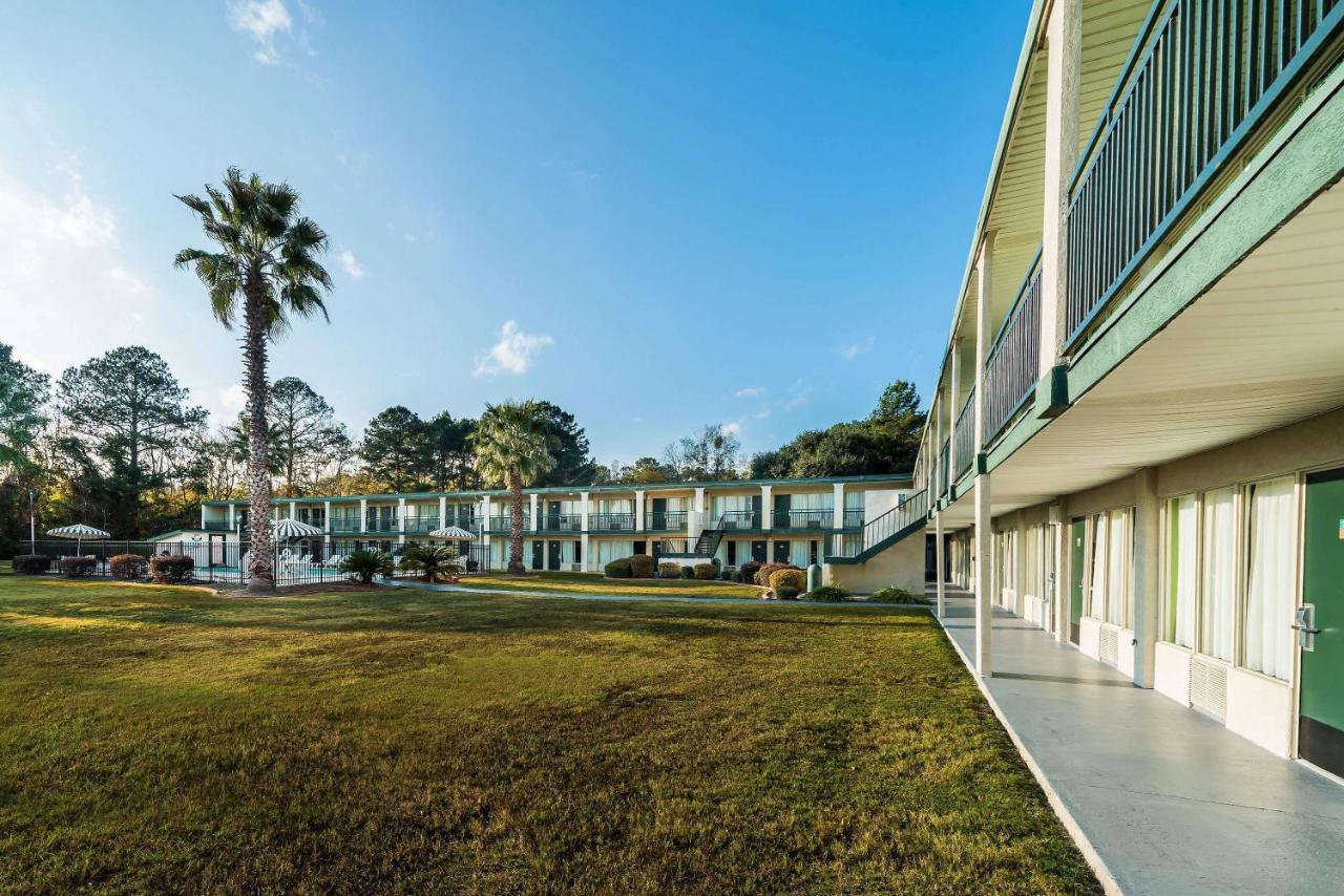 Days Inn By Wyndham Richmond Hill/Savannah Exterior foto