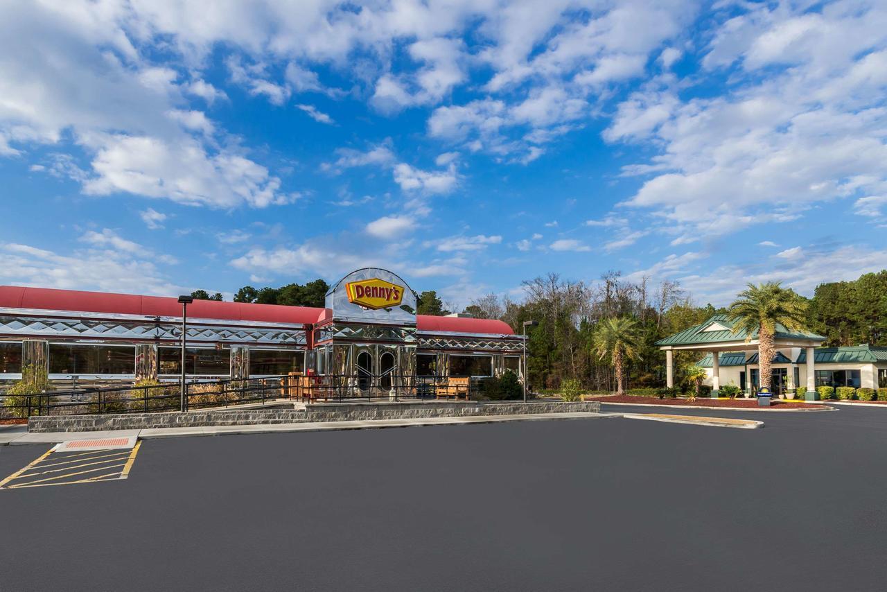 Days Inn By Wyndham Richmond Hill/Savannah Exterior foto